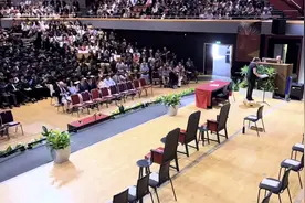 英国名校华威大学2022年毕业典礼集锦（3）视频封面