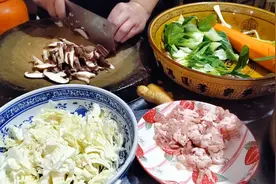 不想吃饭就来上这样一碗粗米粉，做法简单，怎么吃都不腻！视频封面