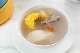 广东靓汤：栗子玉米排骨汤，栗子搭配这些食材煮，营养又好喝