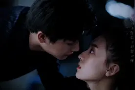 甜炸了！吸血鬼男友超会吻！视频封面