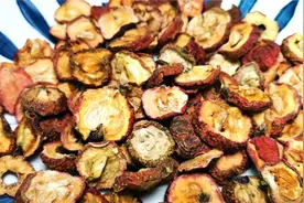 自从学会这样吃山楂，一个月下来掉了8斤肉，肚子平了，腰细了视频封面