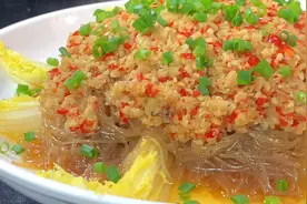 饭店大厨把他店里最火的蒜蓉粉丝毫无保留的分享出来，赶快收藏吧视频封面