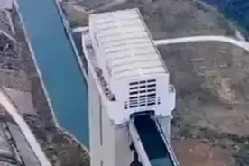 船只如何在长江上逆流而上的？视频封面