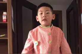 小外孙在西班牙家里做儿童操视频封面