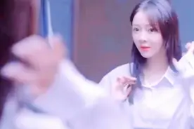 甜蜜的爱情甜蜜蜜的，美女的诱惑惑，性感的红唇你能拒绝吗？视频封面