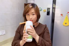 脂肪最怕的4种果蔬汁，刮油降脂，润肠通便，越喝越瘦越漂亮视频封面