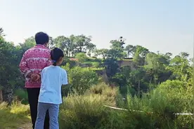 父母记憶中童年，艰苦年代！老爸13岁步行往返北营到大坡村！苦！视频封面