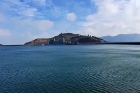 自驾带父母上江南天池旅拍，听志愿者讲解，灵性狗引路，山上风大视频封面