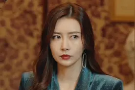 戴望伊：蛇蝎女人，性感妩媚，女人味十足，这样的李总你害怕吗？视频封面