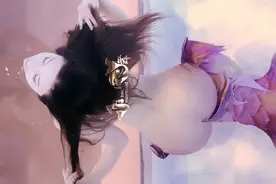 传说中的美人鱼！小姐姐腰臀比绝了…这个身材是真实存在的吗？视频封面