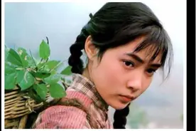 懵懂少女偷吃禁果后被封建迷信的思想害的投河（被爱遗忘的角落）视频封面