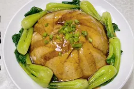 经典名菜八大碗之一的扣碗豆腐，教你正宗做法，鲜香软嫩又多汁！视频封面