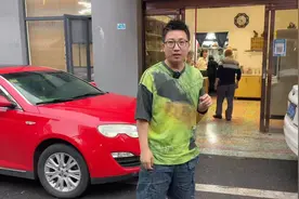 湘潭12年的湘菜店，每天生意火爆，找老板学习一下炒田螺的配方视频封面