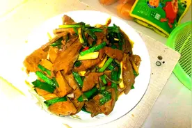 猪肝营养丰富，它能养肝明目，也是补血的佳品！视频封面