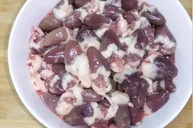 鸡心这么做最好吃，既没有腥味也不油腻，香辣入味，下饭又解馋！视频封面