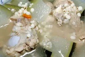 广东天气真热，适合喝冬瓜薏米骨头汤，做法很简单，汤鲜味美视频封面