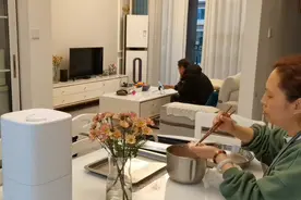 50岁退休夫妻日常，把普通的烟火过得精致，平凡的日子美好的生活视频封面