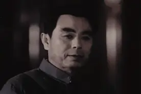 电影1989版《开国大典》蒋介石督察防线，和谈失败，百万雄师过江视频封面