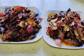 松露炒火腿再加上香菇炒火腿，忒下饭，不知不觉就吃撑了
