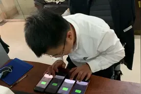 我只告诉你一个人了哦视频封面