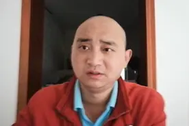 中国足球是个社会问题，没钱踢不了职业。视频封面
