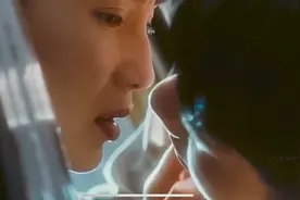 《甜蜜蜜》张曼玉哭戏封神，与黎明街头上演甜蜜吻戏，一代玉女。视频封面
