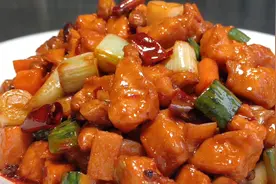 厨师长教你宫保鸡丁的家常做法，步骤详细，煳辣甜酸下酒又下饭视频封面