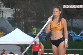 运动场上的欧洲美女！完美身材！男人的梦中情人视频封面
