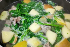 广东入秋靓汤“西洋菜”这样搭配，汤香味甜，上火的朋友们收藏了视频封面