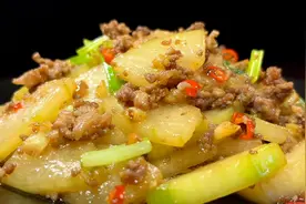 冬瓜和肉末这样炒，特别好吃，冬瓜脆嫩入味，清爽不腻又下饭视频封面