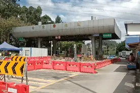 深圳龙华与东莞塘厦交界处，过了东莞地界发现很大变化路都变窄了视频封面