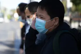 澳洲国门明天开了，西澳病例破千，超市顾客打烂鸡蛋不需赔反获奖视频封面