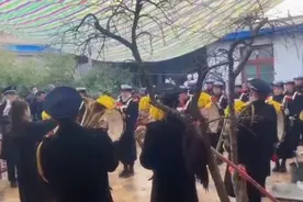 山西农村葬礼，老人的女婿是省城音乐教授，送来的乐队真专业啊！视频封面