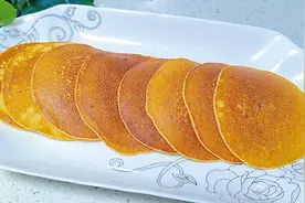 一勺糯米粉加一勺红薯泥俩鸡蛋，烙出来的饼软糯香甜，做法很简单视频封面