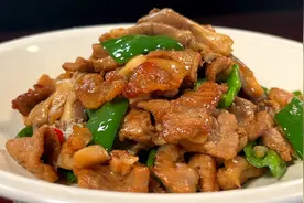 秋天的平菇最好吃了，做一道平菇炒肉，滑嫩鲜香，下酒又下饭视频封面