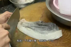 广东大厨原来是这样姜葱炒牛百叶的，难怪不柴不骚，真的太爽口。视频封面
