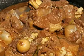 200块钱买11块腿棒骨做东北家常酱大骨，酱香味十足，家人吃美了视频封面