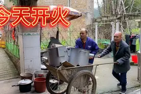 迫不及待的把这柴火灶给母亲用，真是猛火了！这是农村的必备呀！视频封面
