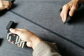打骨牌：上家打九行过牛头对，天九二正手座上庄不要，好笑花薯视频封面