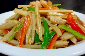 冬天要多吃莲藕，大厨教你清炒莲藕正确做法，清脆香甜，家人爱吃视频封面