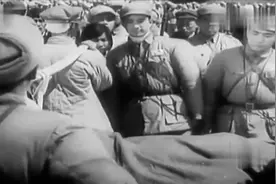 南征北战：五十年代经典战争片，老演员陈戈的川话讲得精彩至极！视频封面