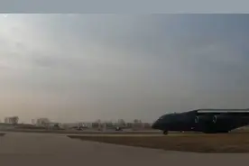 运20B亮相央视，四台涡扇20证明实力，20吨重伞战从天而降视频封面