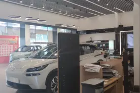 埃安y65000公里保养，小电瓶经常亏电，维修售后说要拆电瓶去充电视频封面