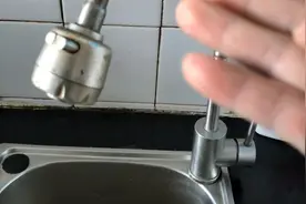 厨房热水如何解决，过水热还是存水式热水器，工程哥一次说明白。视频封面