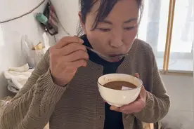胃病需要养，给老妈买了猴头菇粉。这味道和中药一样！视频封面