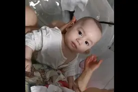宝宝洗澡就哭怎么办！视频封面