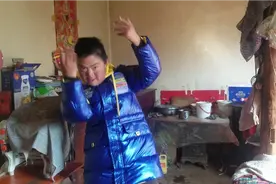 经过一年多的送教康复，这位智力二级残疾的孩子变化真大视频封面