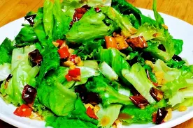 我家超爱的炝拌生菜，爽脆入味又开胃，少油低脂下饭，次次都光盘视频封面