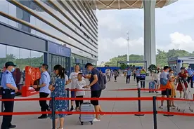 泸州终于通高铁了，体验泸州至成都的感受，全程1个多小时视频封面