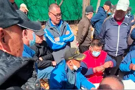 在家宅不住的男人  爱打牌的也挺有情趣。视频封面